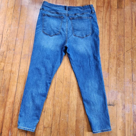 J Crew Mid-Rise Skinny Jean in Signature Stretch Size 33 Color: Vista Blue - Picture 2 of 9